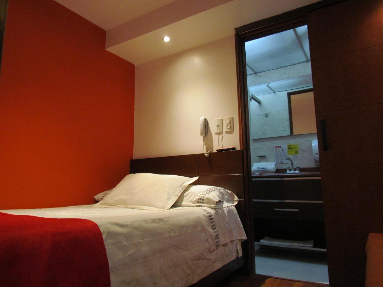 Hotel Apartasuite Normandia Богота Экстерьер фото